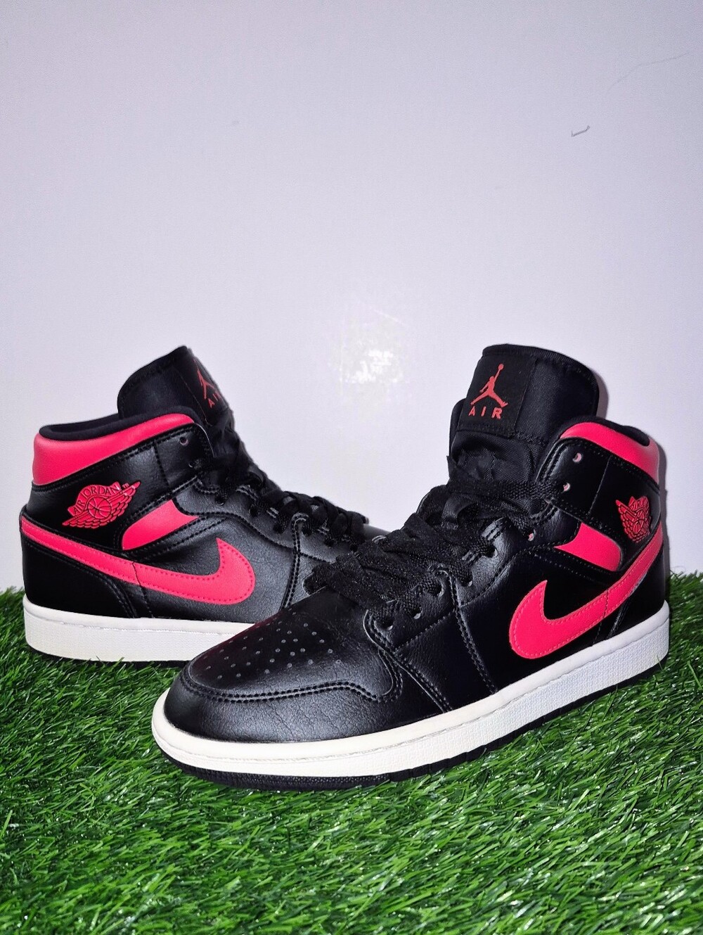AIR JORDAN 1 MID "SIREN RED" Women's Size 8.5
